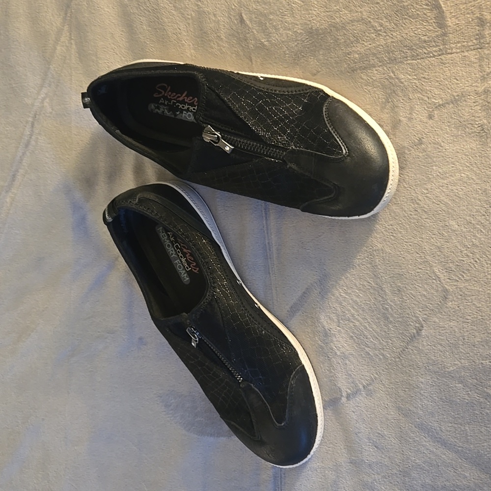 Skechers Madison Ave-City Muze Sneaker￼￼￼￼￼￼￼